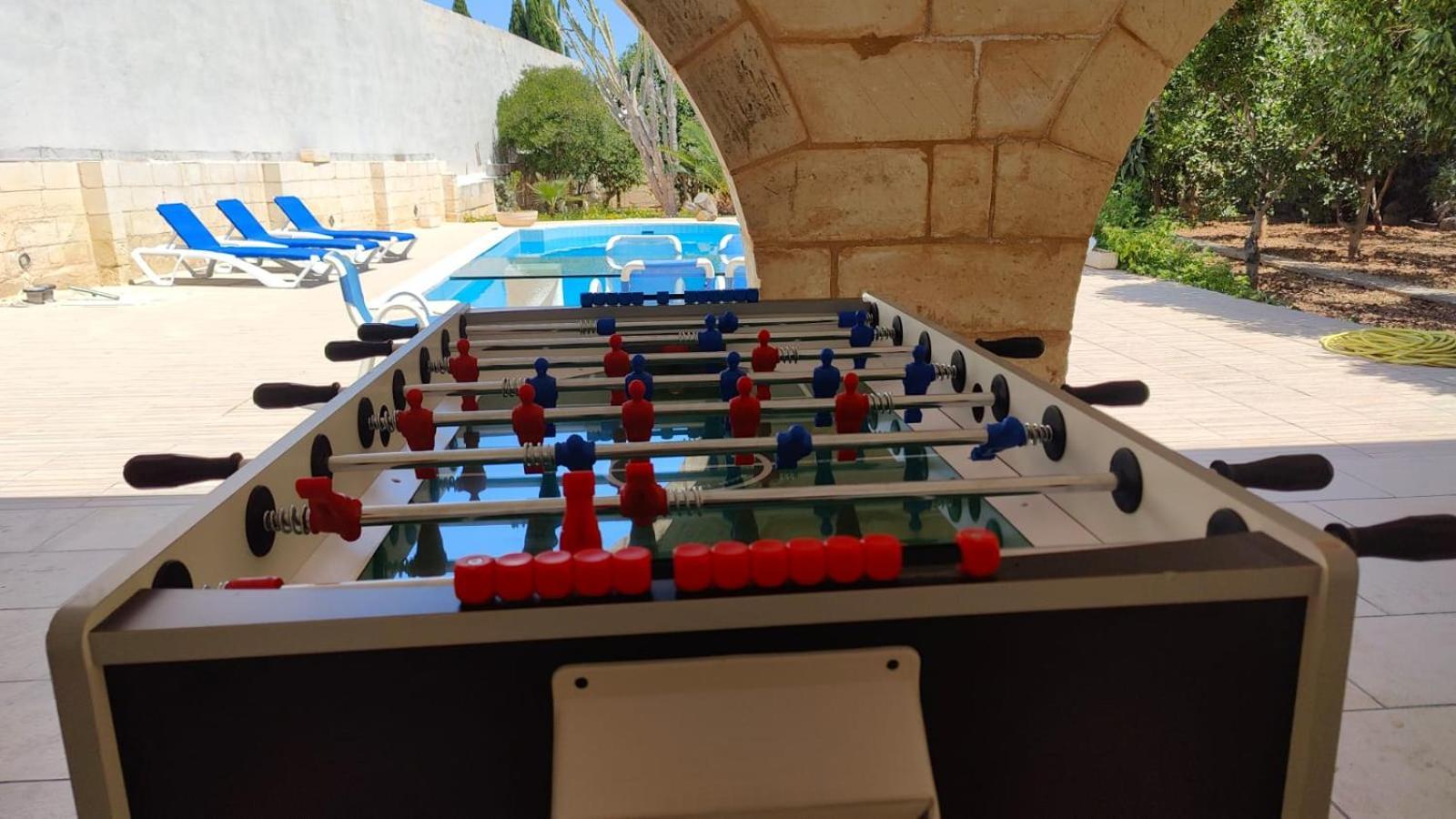 Stunning Villa With Pool, Table Tennis, Table Soccer And A Pool Table ناسار المظهر الخارجي الصورة
